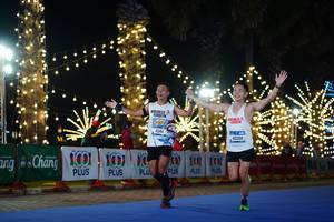 BIB: 1001100, 41144, 100, 40204
                            <button type="button" onclick="openModal(19615142)" class="btn btn-primary btn-sm float-right btn-popup" data-toggle="modal" data-target=".modal-high-quality">
                        <i class="fas fa-shopping-cart"></i> Add to Cart
                    </button>
                                            <button type="button" onclick="isThisMe(19615142, true)" class="btn btn-success btn-sm float-right btn-popup btn-isme hidden" data-toggle="tooltip" data-placement="bottom" title="นี่คือรูปของคุณใช่ไหม คลิกที่นี่เพื่อเอาเข้าอัลบั้ม">
                        <i class="fas fa-plus"></i> Add to album
                    </button>
                    <button type="button" onclick="isThisMe(19615142, false)" class="btn btn-warning btn-sm float-right btn-popup btn-isnotme hidden">
                        <i class="fas fa-ban"></i> Remove from album
                    </button>